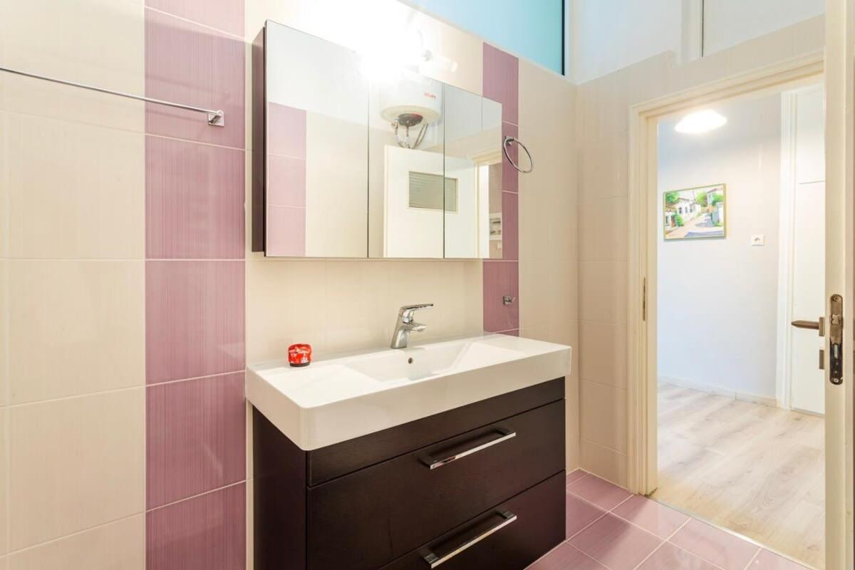 Kalamata Rose Nest - Urban Comfy Escape Εξωτερικό φωτογραφία